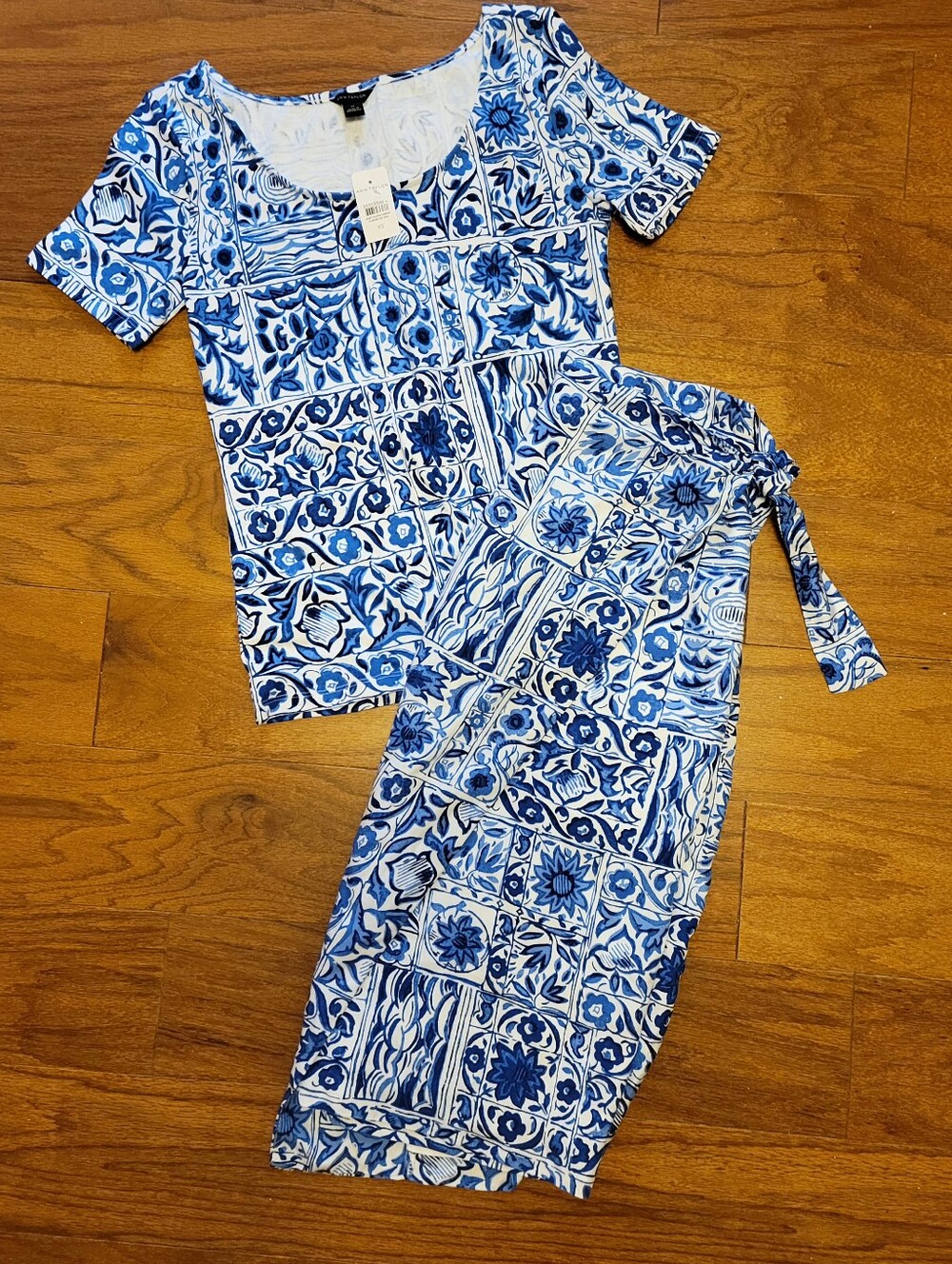 Ann Taylor Blue and White Tile-Print Geometric Women’s Skirt 2P And Top XS NWT